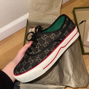 Gucci 1977 dark denim low top sneaker.